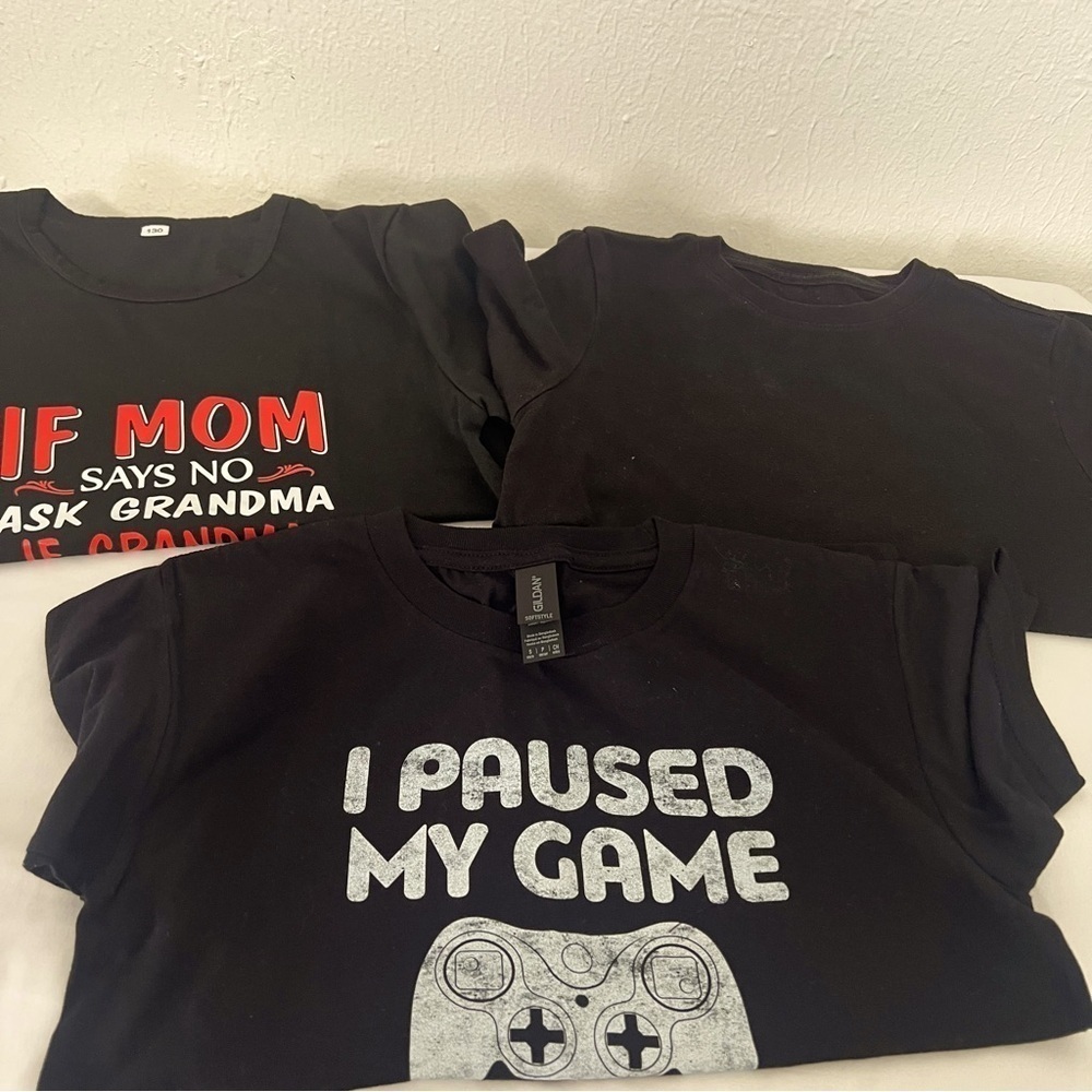 Boys Bundle of (3) Variety Short Sleeve Graphic T-Shirts Small Black Everyday